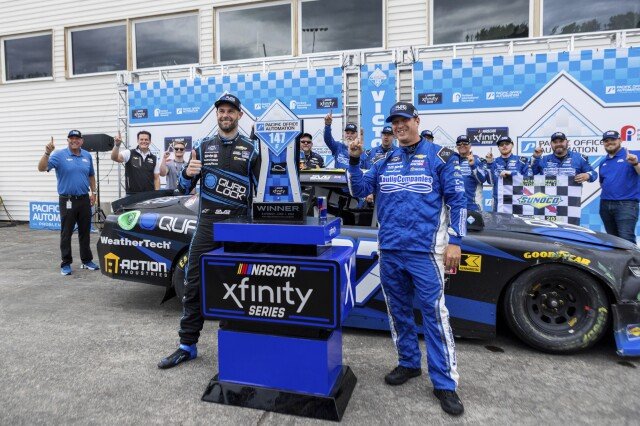 Shane van Gisbergen Balapan Menuju Kemenangan Kedua Berturut-turut di NASCAR Xfinity, Menang dari Pole di Sonoma